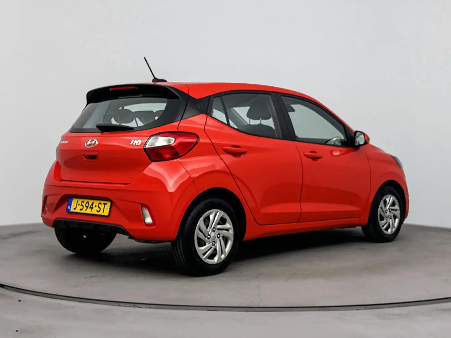 Hyundai i10 1.0 Comfort Smart 5-zits | Automaat | Navigatie en Rouge - 2