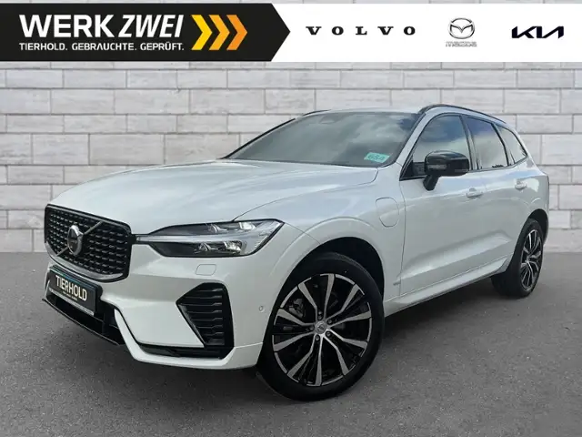 Volvo XC60 T8 Ultimate Dark Plug In AHK PANO ACC 360°