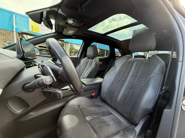 Peugeot 3008 view 6