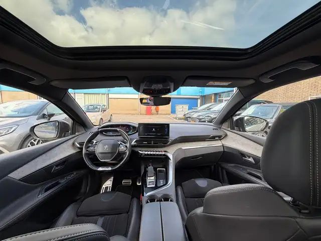 Peugeot 3008 view 4