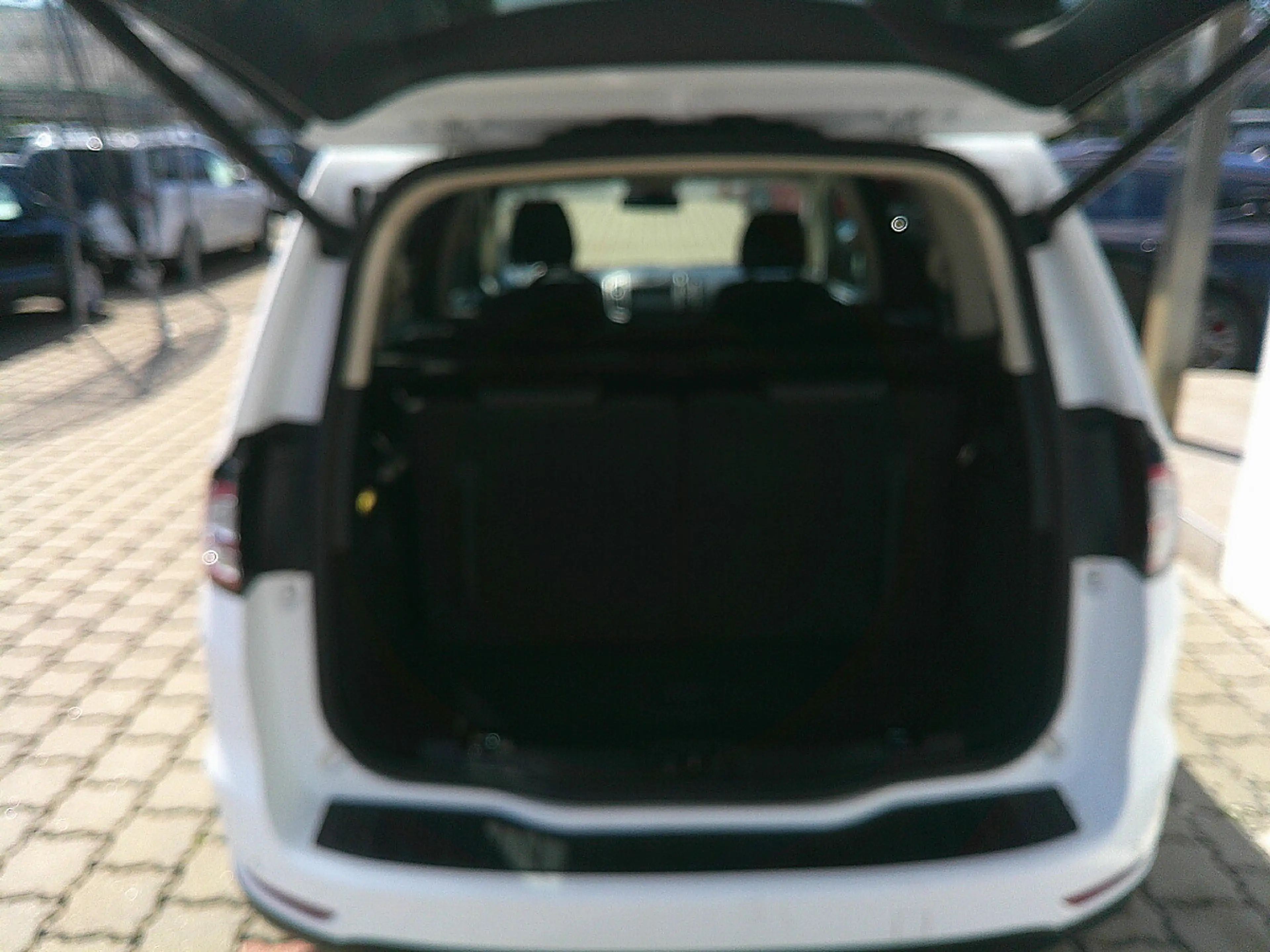 Ford Galaxy 2,0 TDCi Titanium Start/Stop Powershift — photo 5