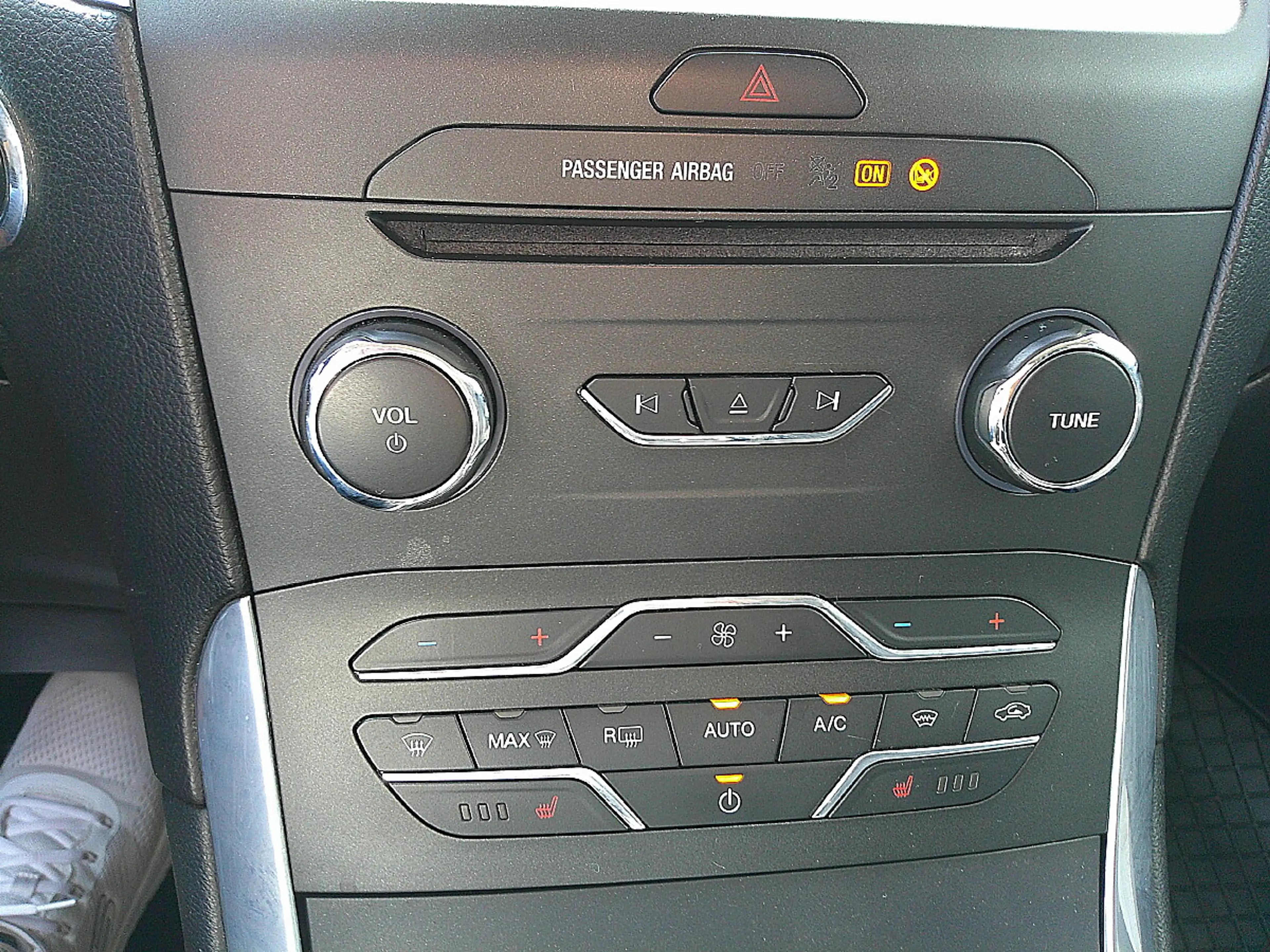 Ford Galaxy 2,0 TDCi Titanium Start/Stop Powershift — photo 15