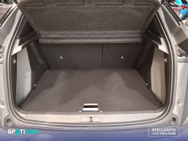 Peugeot 2008 view 3