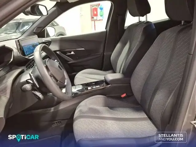 Peugeot 2008 view 9
