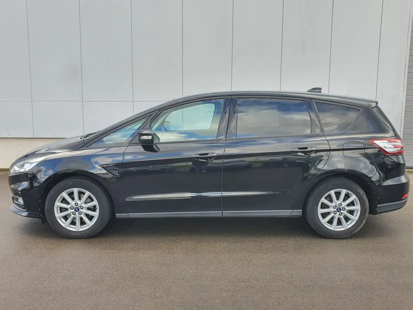 Ford S-Max 2.0 TDCi°EURO6D°BOITE AUTO°5PL°GPS° Zwart - 2