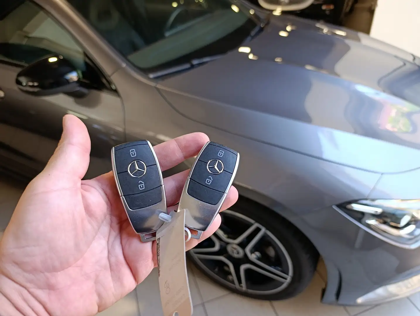 Mercedes-Benz CLA 200 Shooting Brake Premium AMG aut. Pack Night Grigio - 2