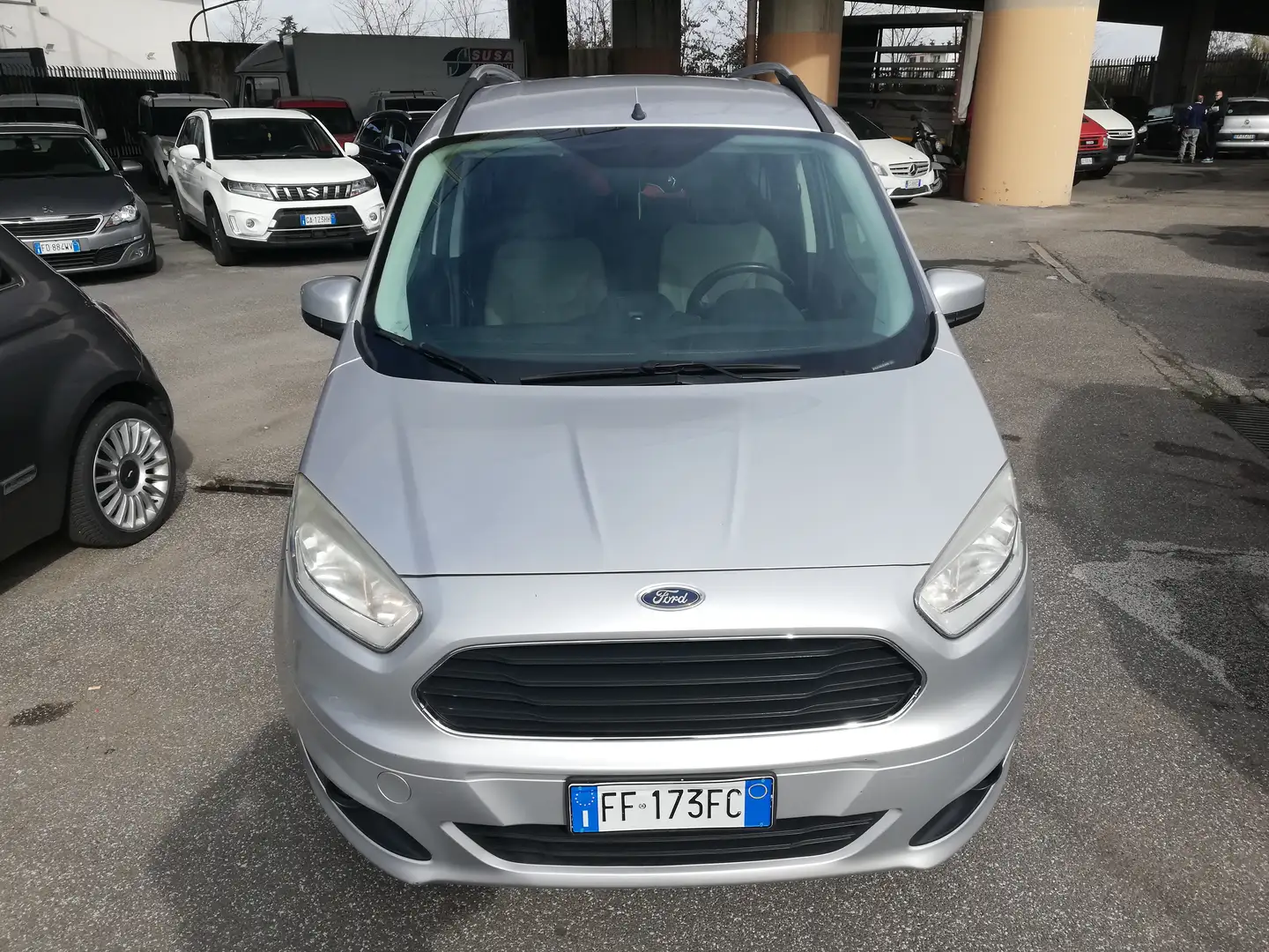 Ford Tourneo COURIER 1.0 ECOBOST Silber - 2