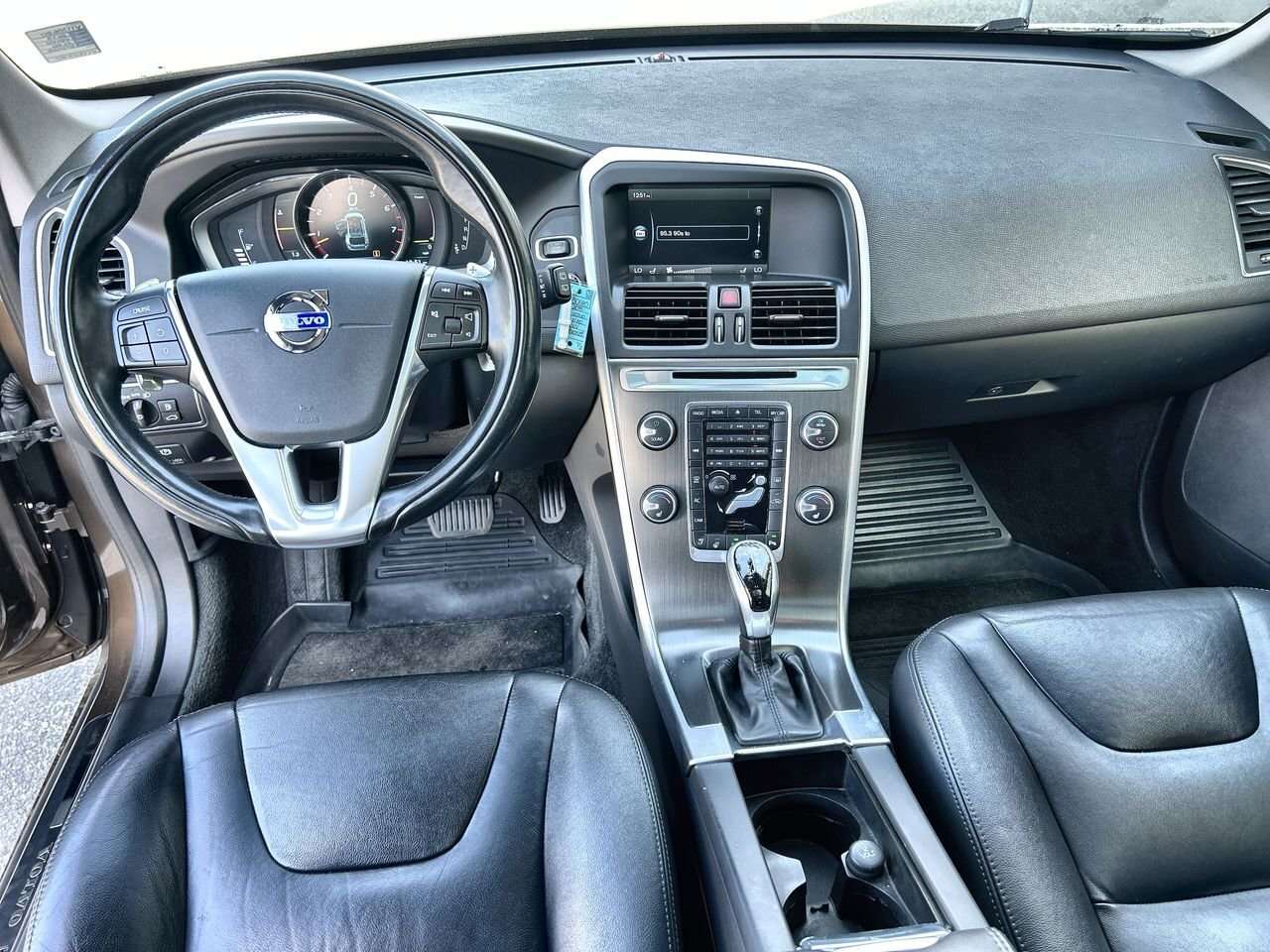 2015 Volvo XC60 T6 Premier Plus Local BC Trade | Well Maintained | thumb 28