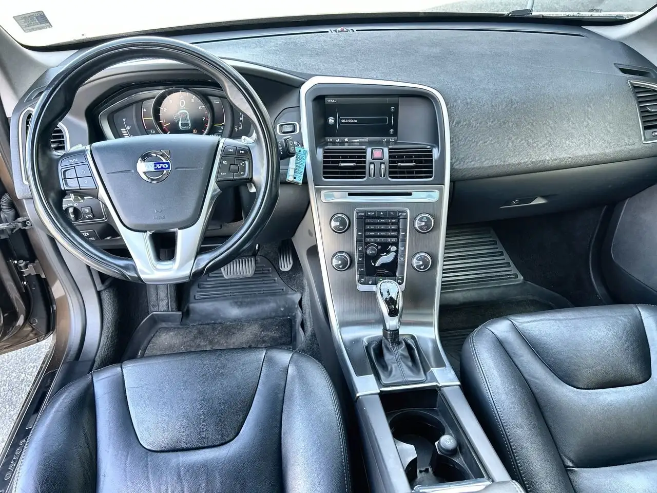 Volvo XC60 снимка Volvo XC60