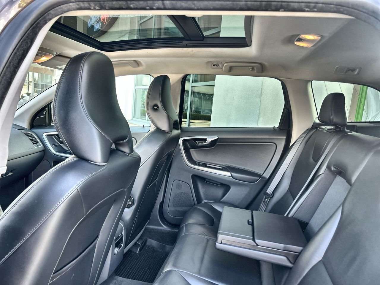 2015 Volvo XC60 T6 Premier Plus Local BC Trade | Well Maintained | thumb 29