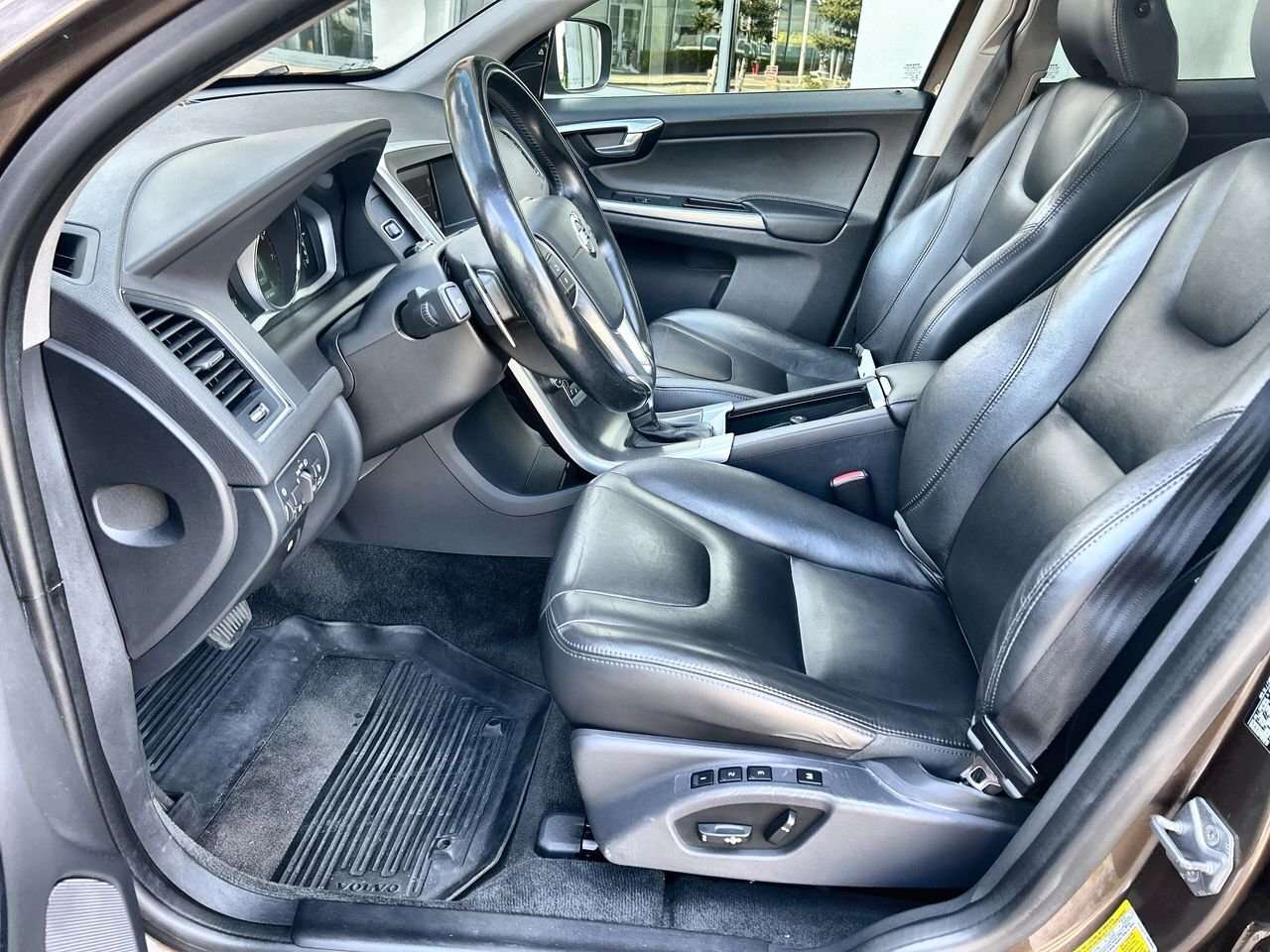 2015 Volvo XC60 T6 Premier Plus Local BC Trade | Well Maintained | thumb 19