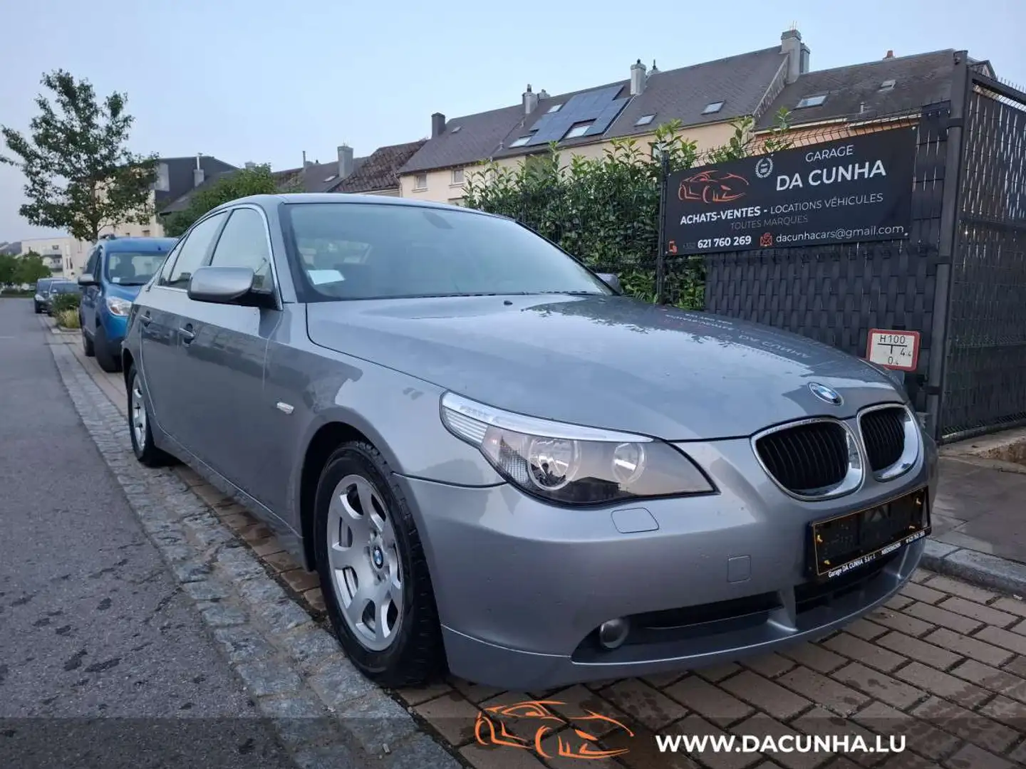 BMW 520 i 170cv / 1er Propriétaire 64000km / Carnet d\u002 Gris - 1