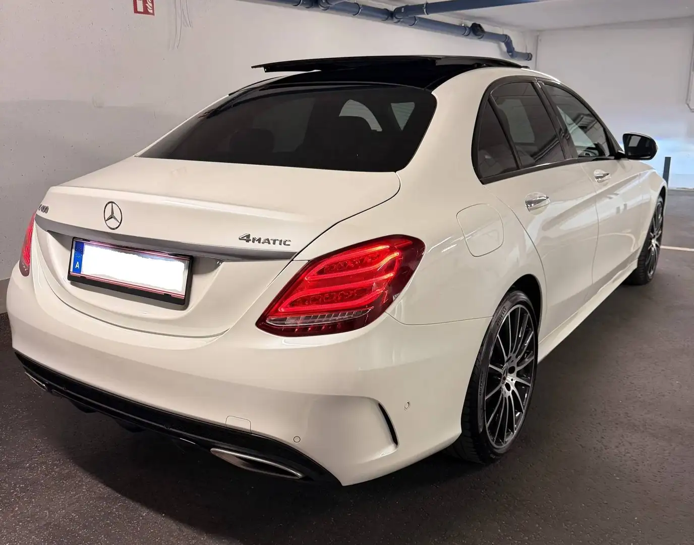 Mercedes-Benz C 400 C 400 4MATIC AMG Line A-Edition Aut. AMG Line A-Ed Weiß - 2