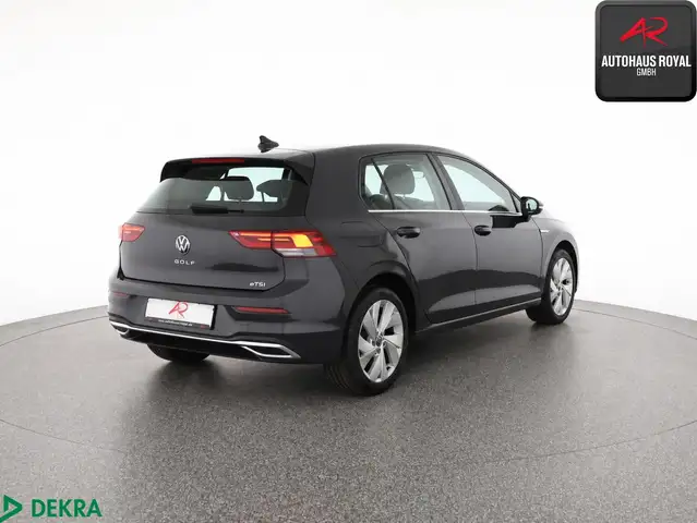 Volkswagen Golf view 4