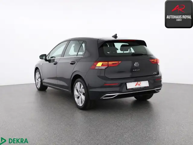 Volkswagen Golf view 2