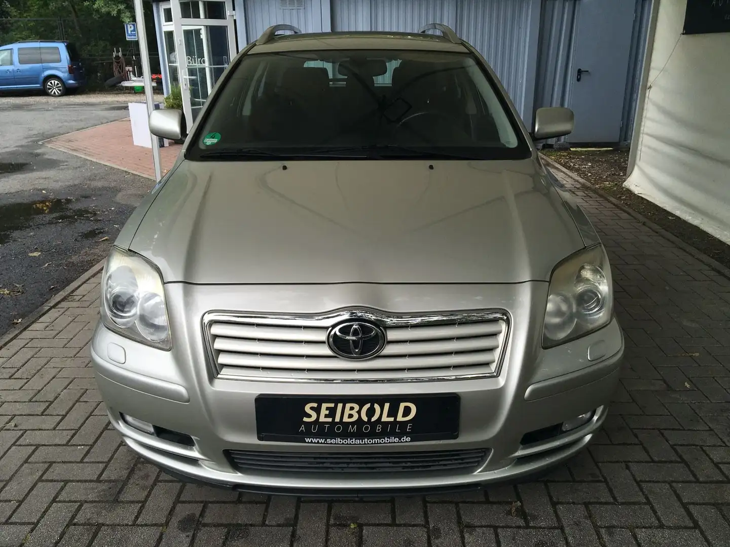 Toyota Avensis Kombi 1.8 Sol/Klima/AHK/Sitzh/Allwetter Срібний - 2