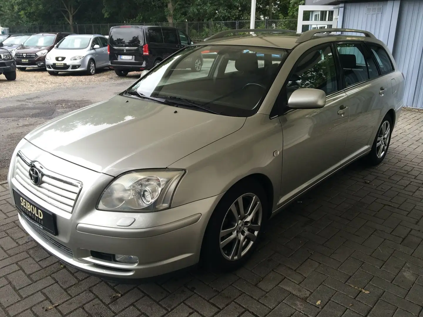Toyota Avensis Kombi 1.8 Sol/Klima/AHK/Sitzh/Allwetter Срібний - 1