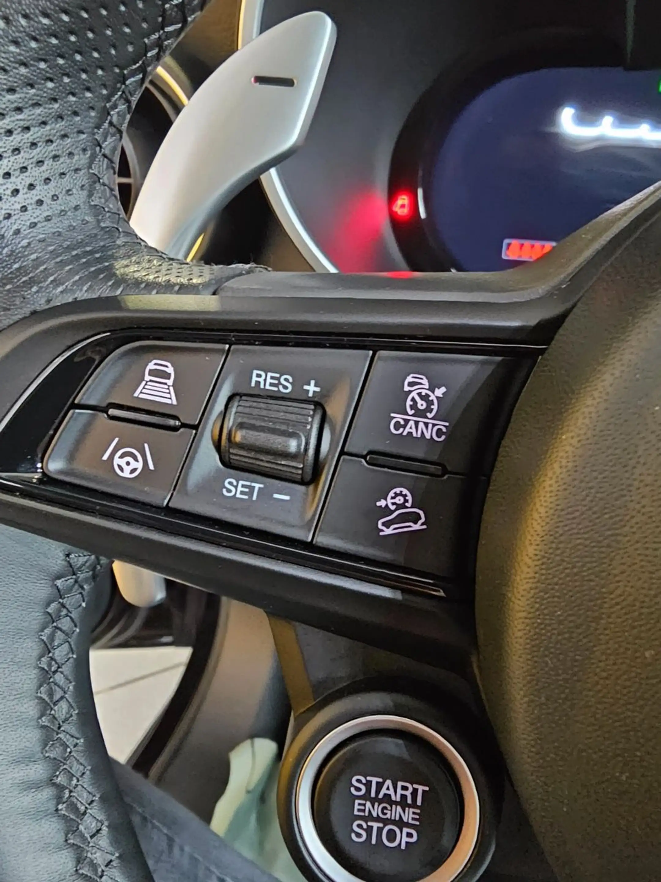 Alfa Romeo Stelvio Veloce Q4 Leder Brembo Kamera ACC AHK — photo 10