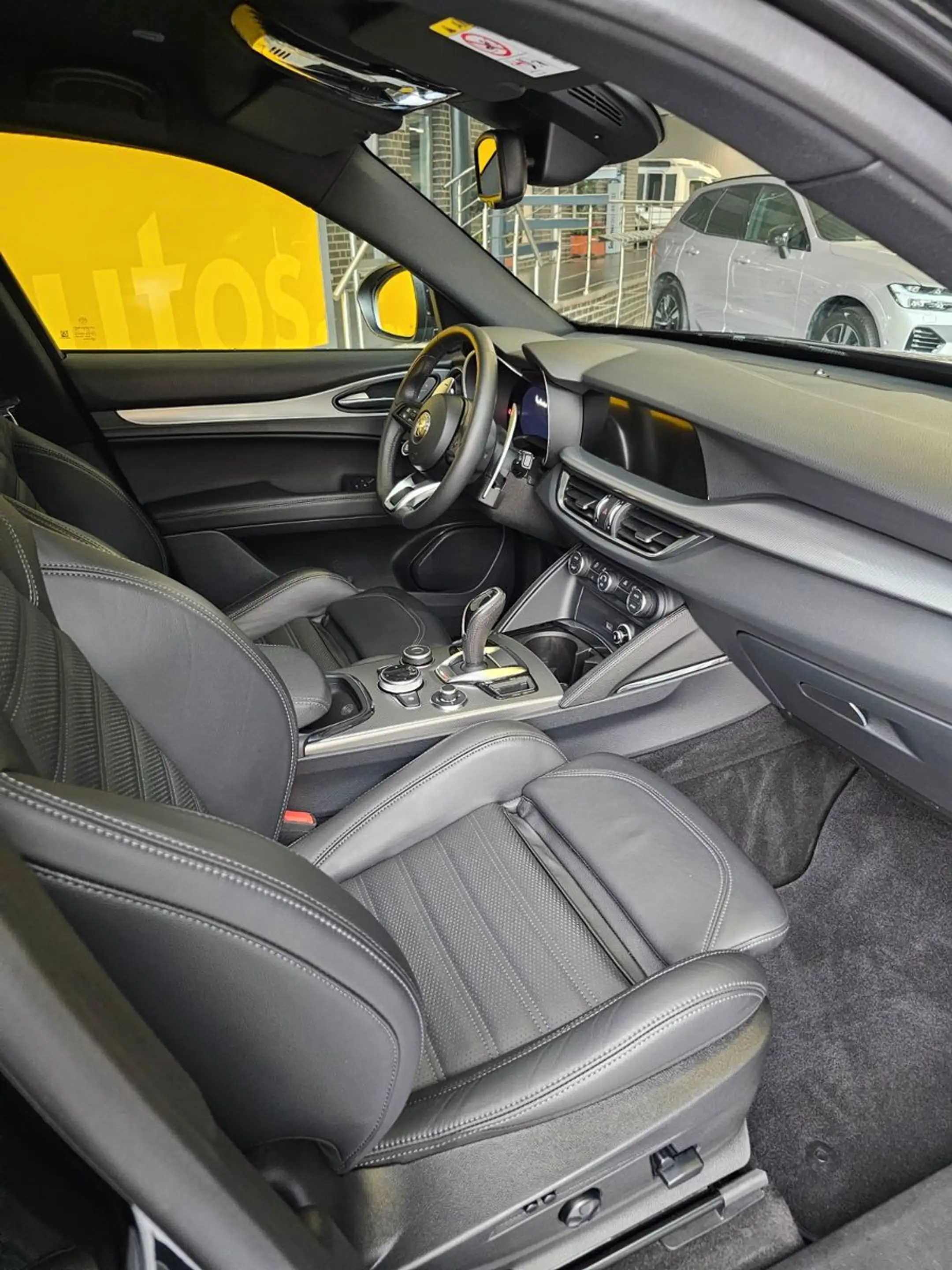 Alfa Romeo Stelvio Veloce Q4 Leder Brembo Kamera ACC AHK — photo 6