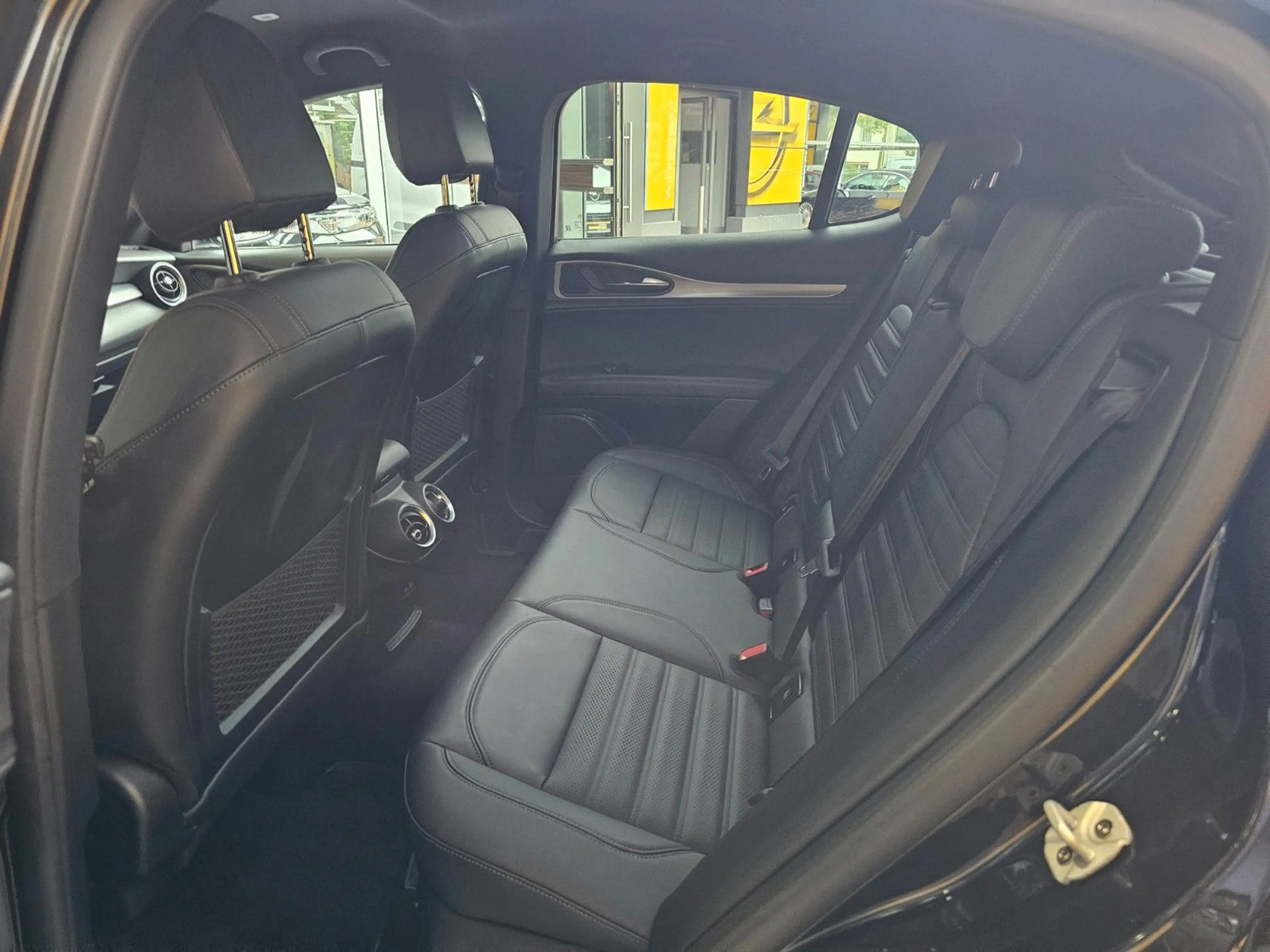 Alfa Romeo Stelvio Veloce Q4 Leder Brembo Kamera ACC AHK — photo 9