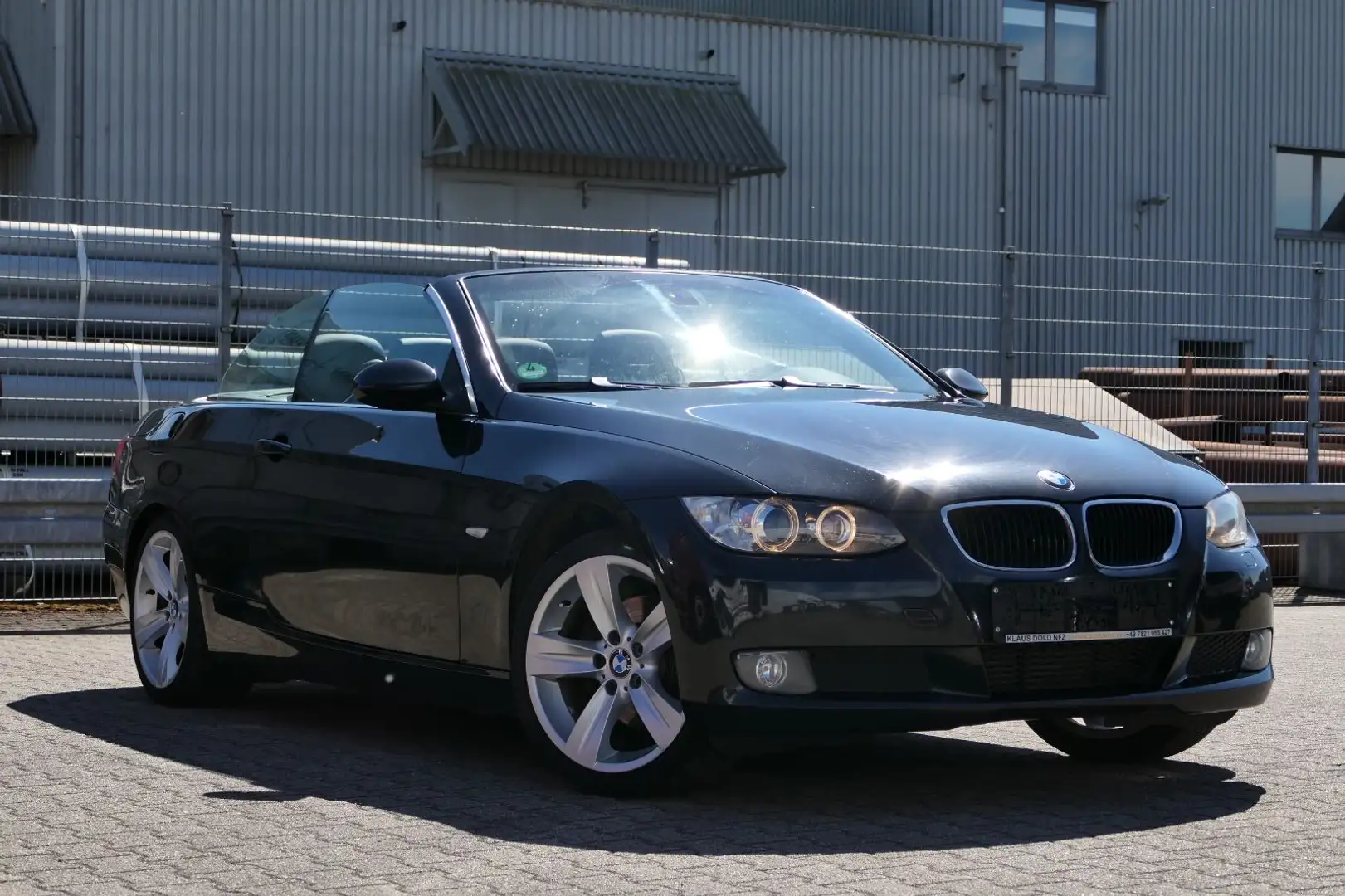 BMW 320 Baureihe 3 Cabrio 320d Schwarz - 2