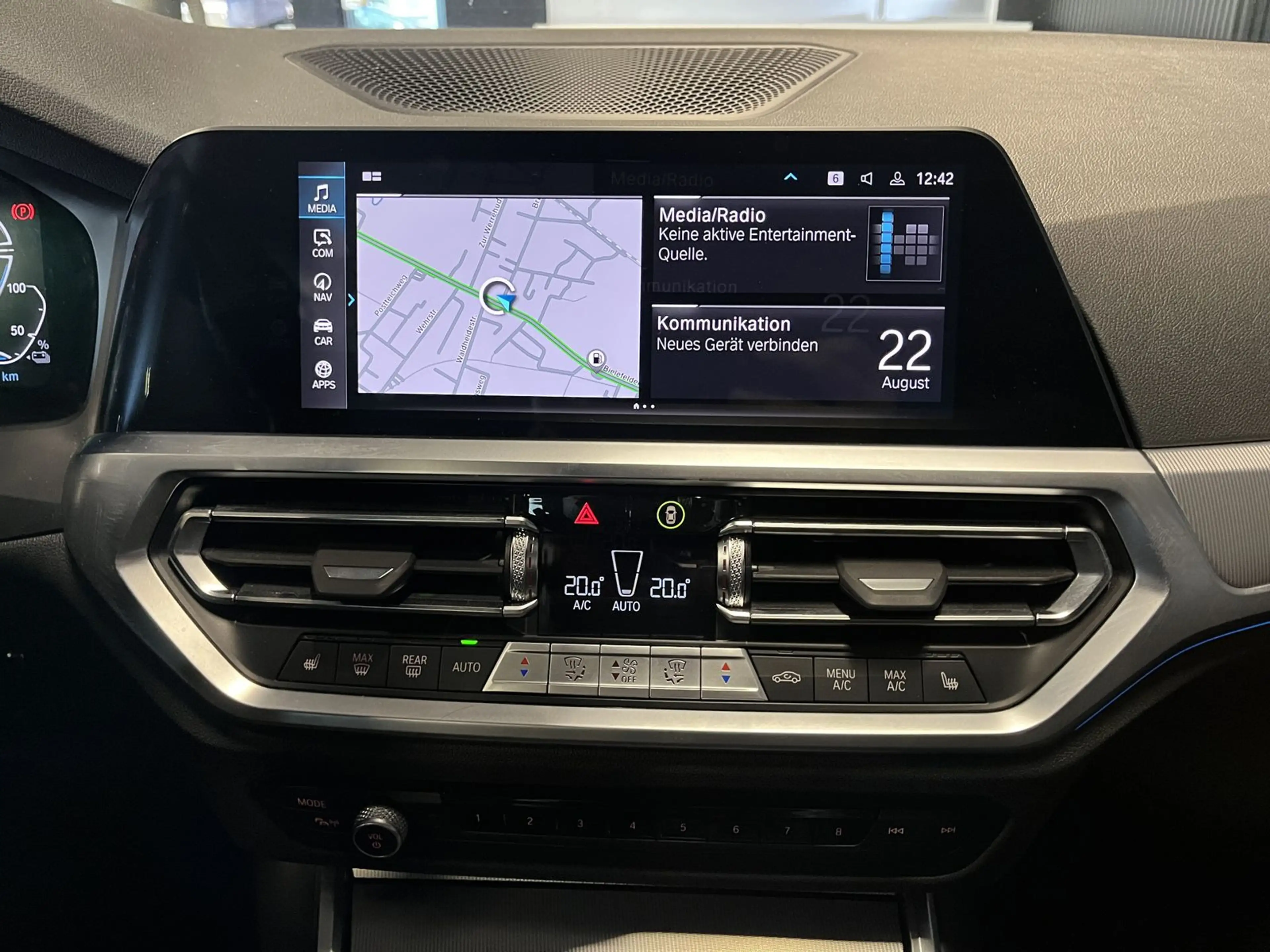 BMW 330 e xDrive M Sport Shadow/Kam/Ambiente/LED/Nav — photo 14