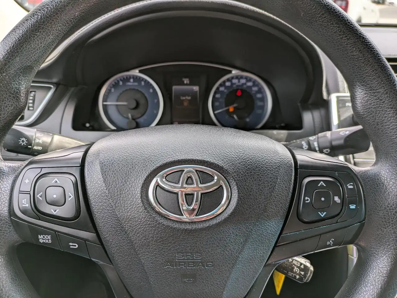 Toyota Camry снимка Toyota Camry