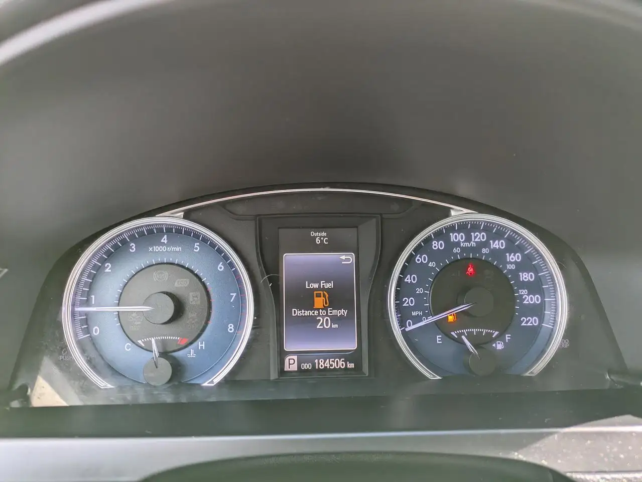 Toyota Camry снимка Toyota Camry
