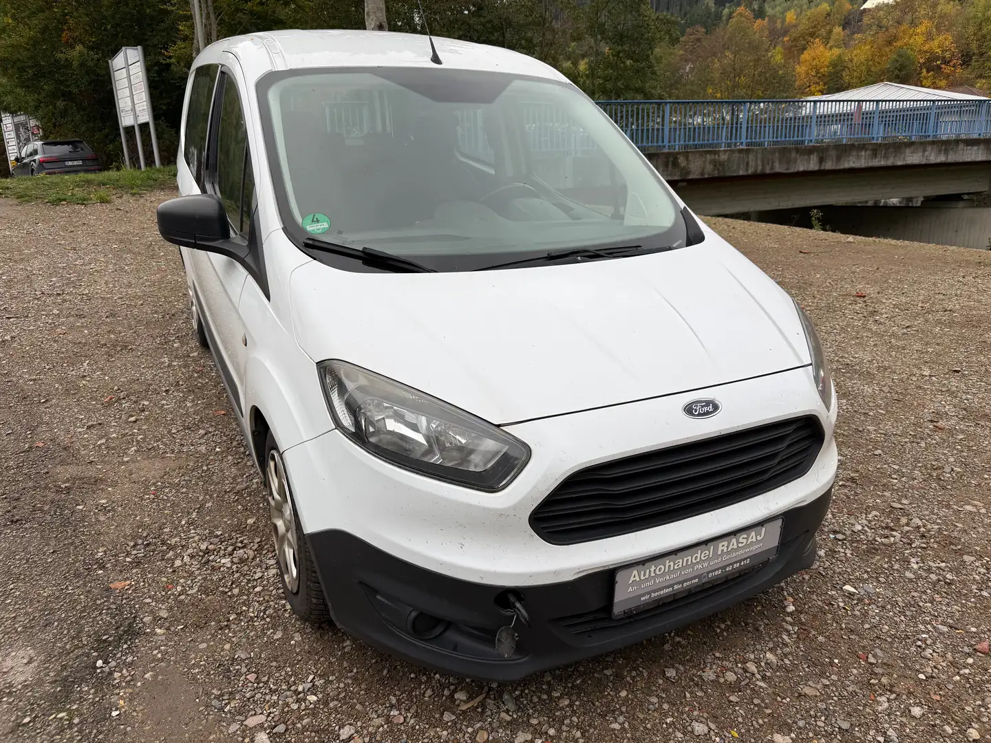 Ford Transit Courier 1.6 TDCI Kombi*KLIMA*5 SITZER*4/5 TÜRER*EURO 5 Weiß - 1