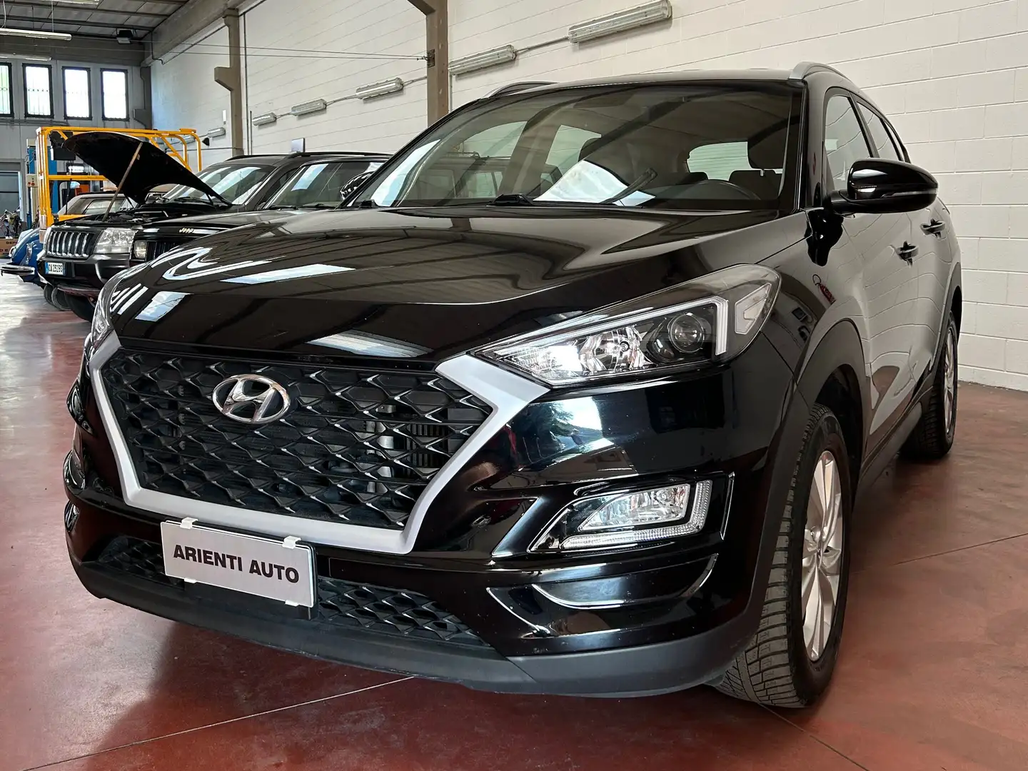 Hyundai TUCSON Tucson 1.6 crdi Xtech Comfort Pack 2wd 115cv my20 Schwarz - 1