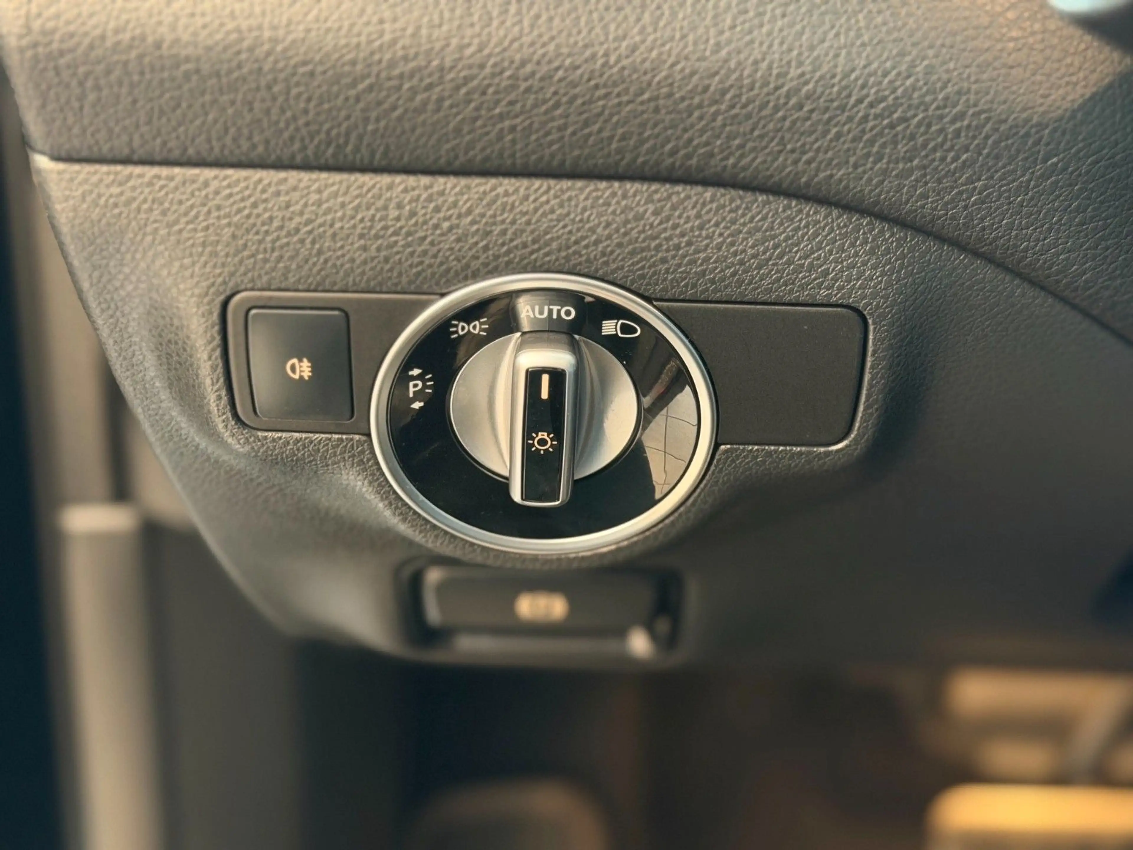 Mercedes-Benz GLA 250 AMG Carplay Ambiente 360°K DAB LED — photo 13