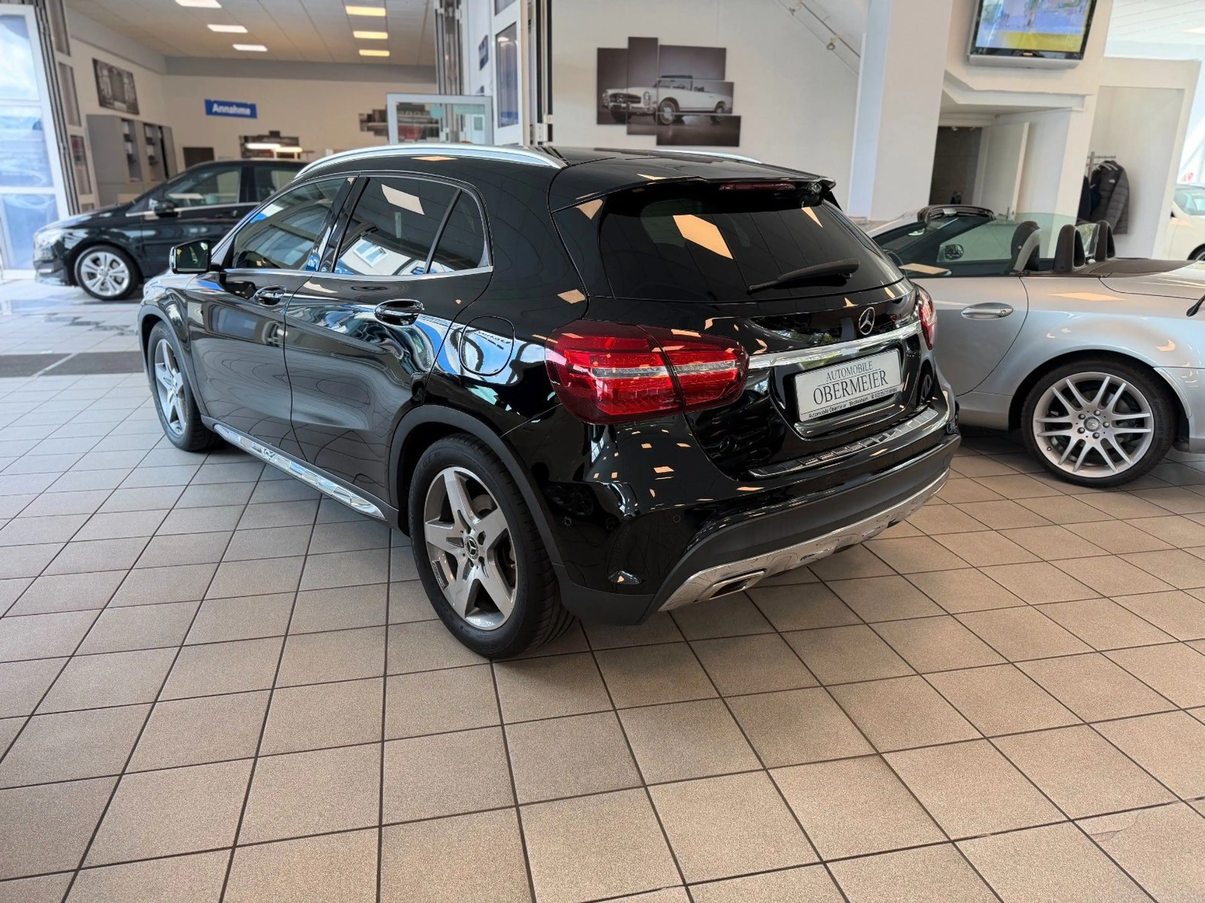 Mercedes-Benz GLA 250 AMG Carplay Ambiente 360°K DAB LED — photo 4