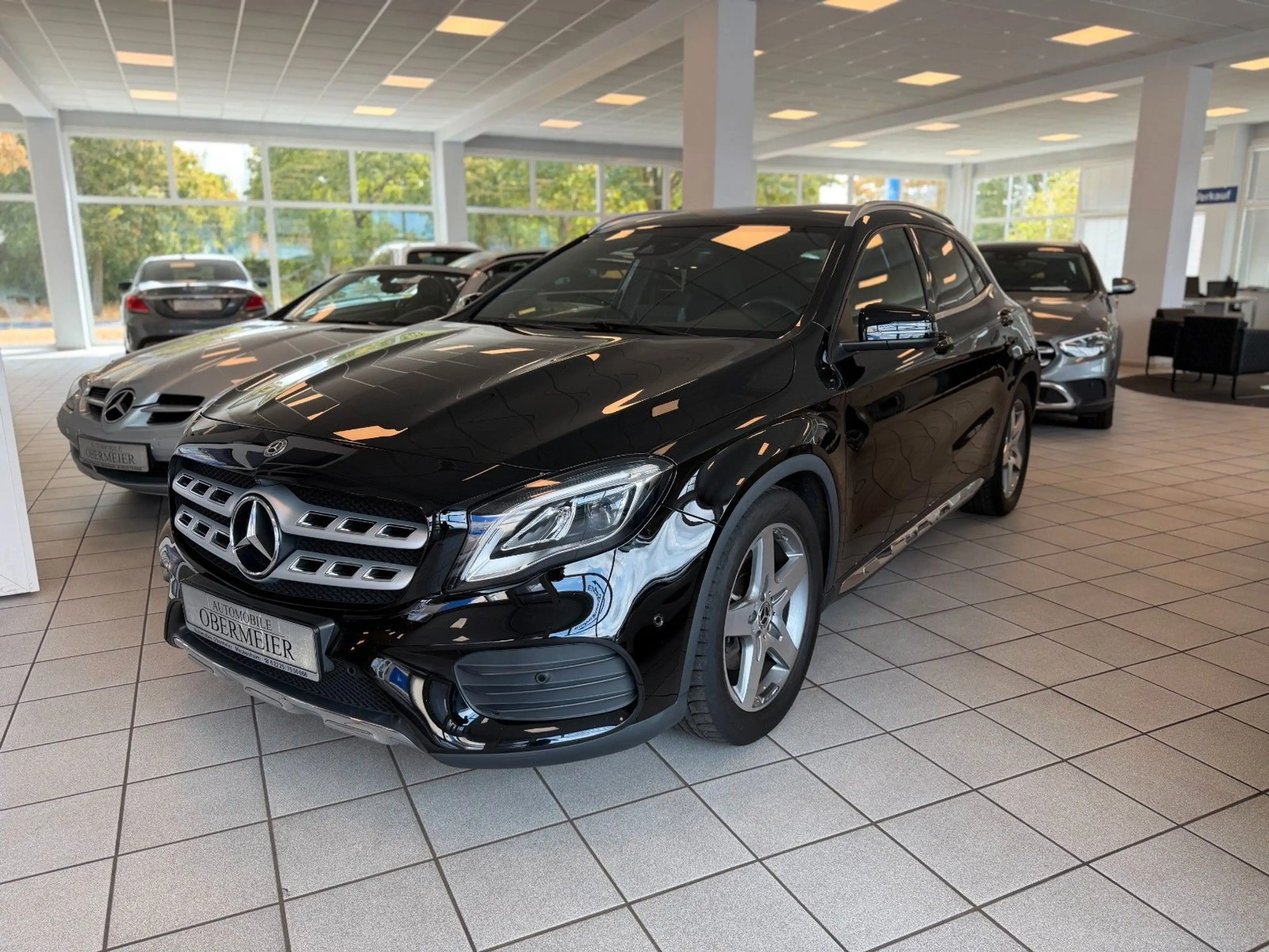 Mercedes-Benz GLA 250 AMG Carplay Ambiente 360°K DAB LED — photo 3