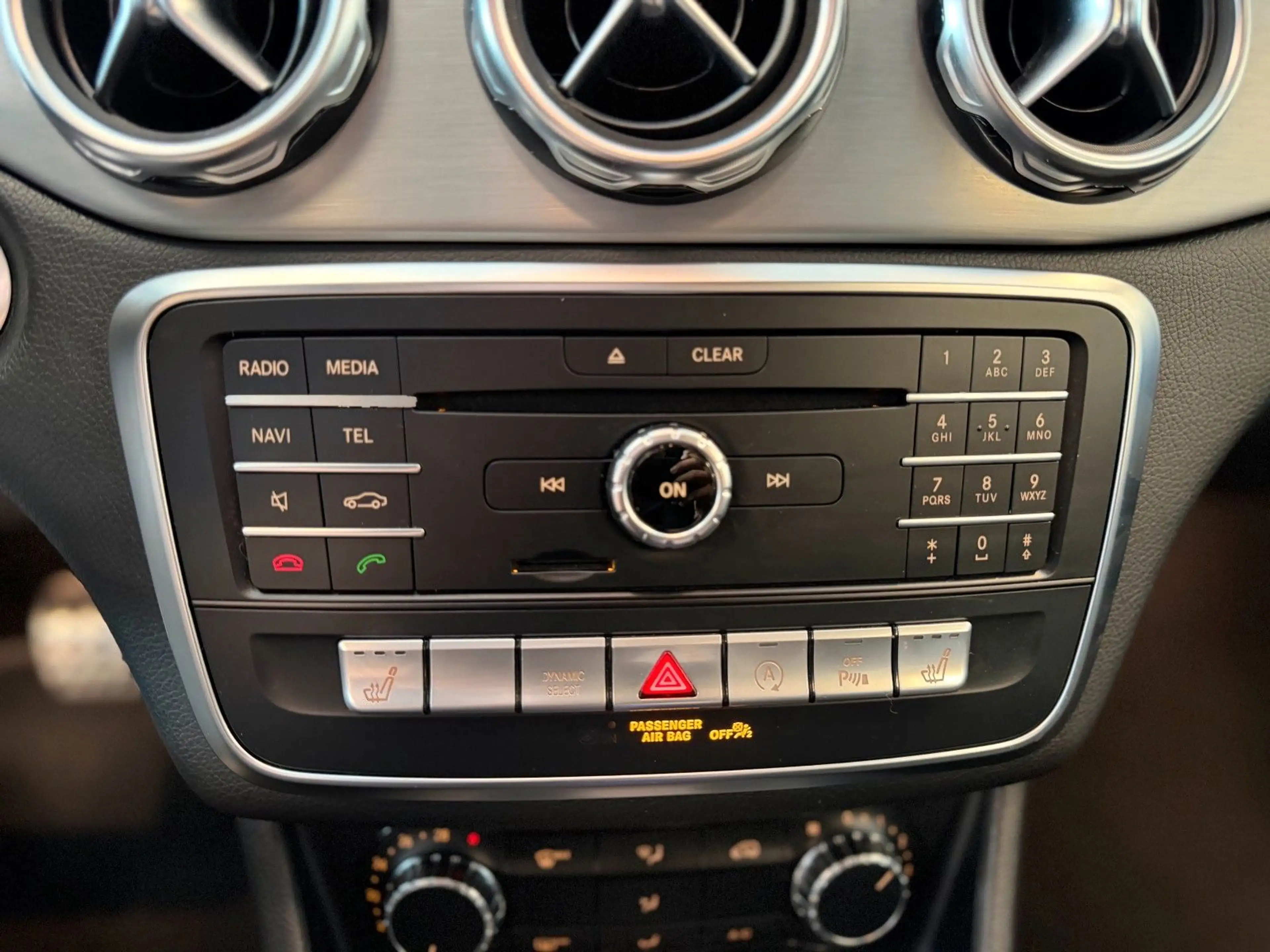 Mercedes-Benz GLA 250 AMG Carplay Ambiente 360°K DAB LED — photo 20