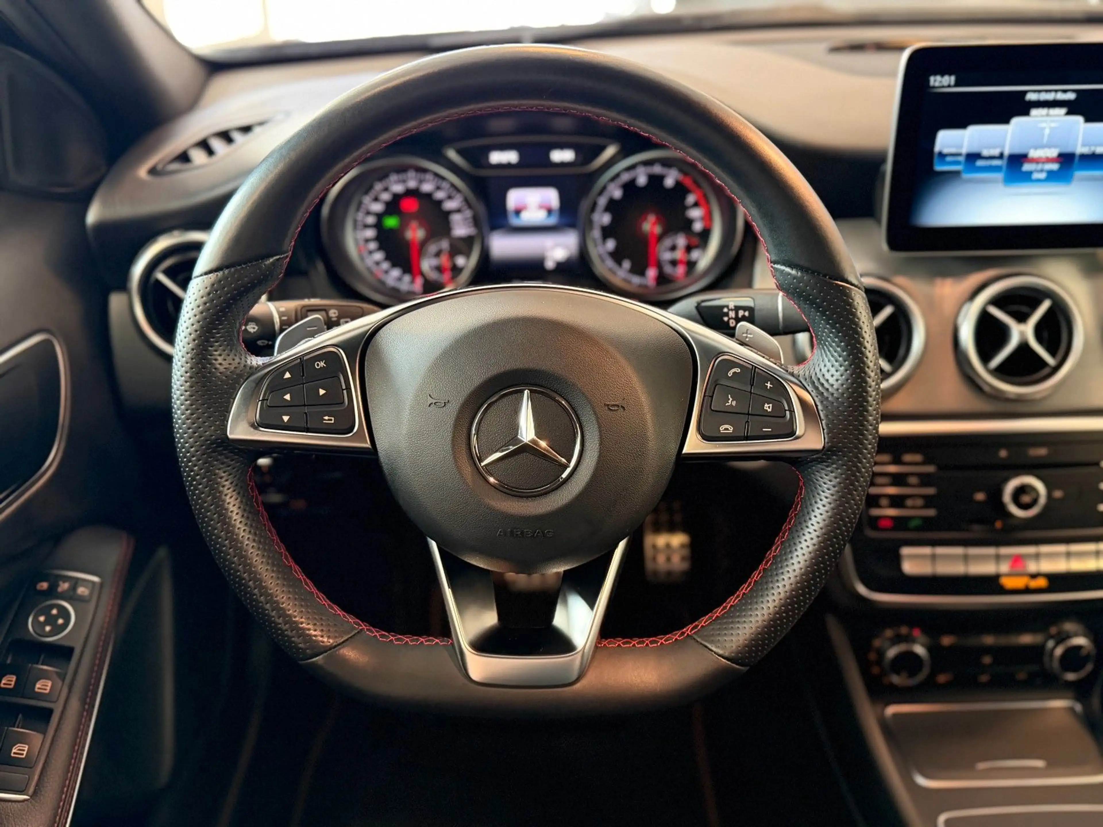 Mercedes-Benz GLA 250 AMG Carplay Ambiente 360°K DAB LED — photo 10