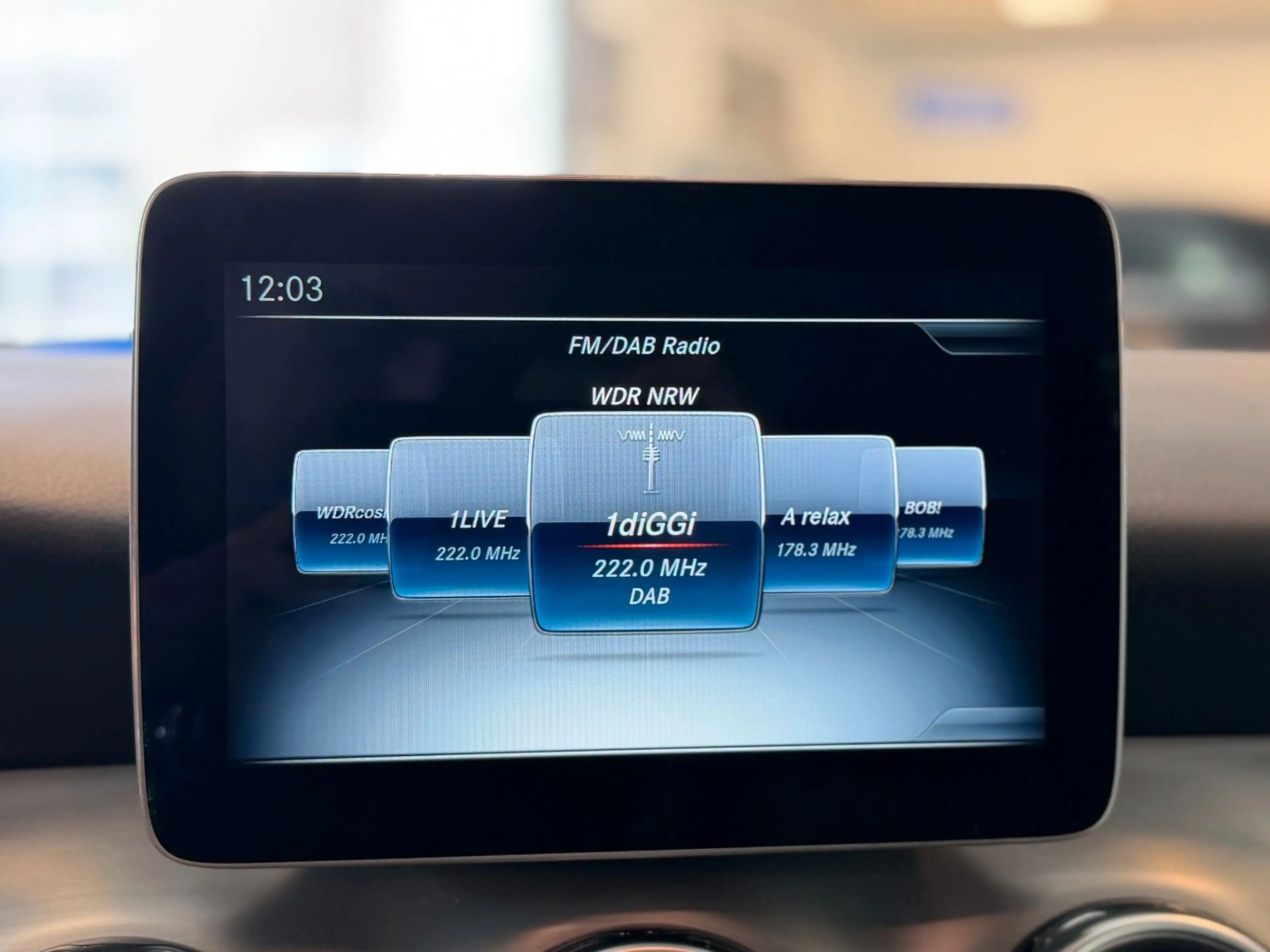 Mercedes-Benz GLA 250 AMG Carplay Ambiente 360°K DAB LED — photo 21