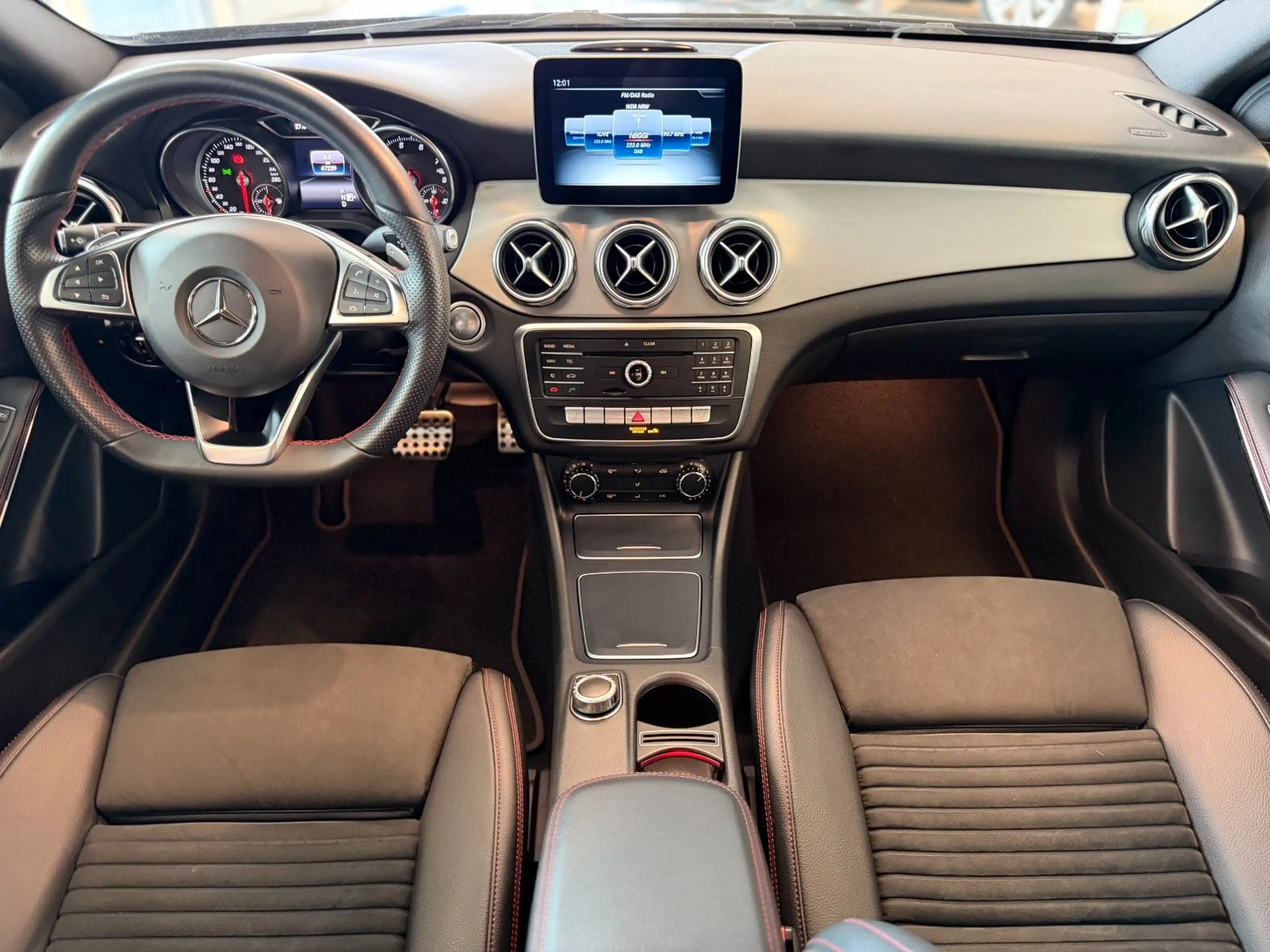 Mercedes-Benz GLA 250 AMG Carplay Ambiente 360°K DAB LED — photo 11