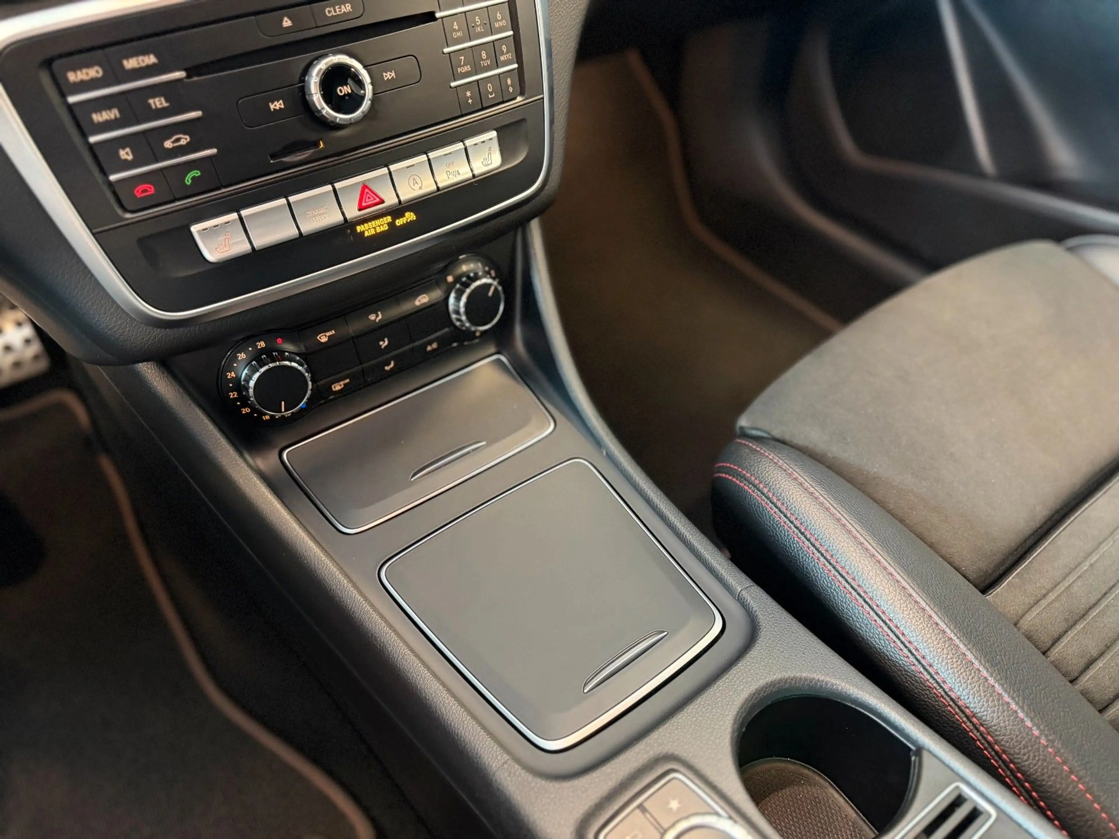 Mercedes-Benz GLA 250 AMG Carplay Ambiente 360°K DAB LED — photo 18
