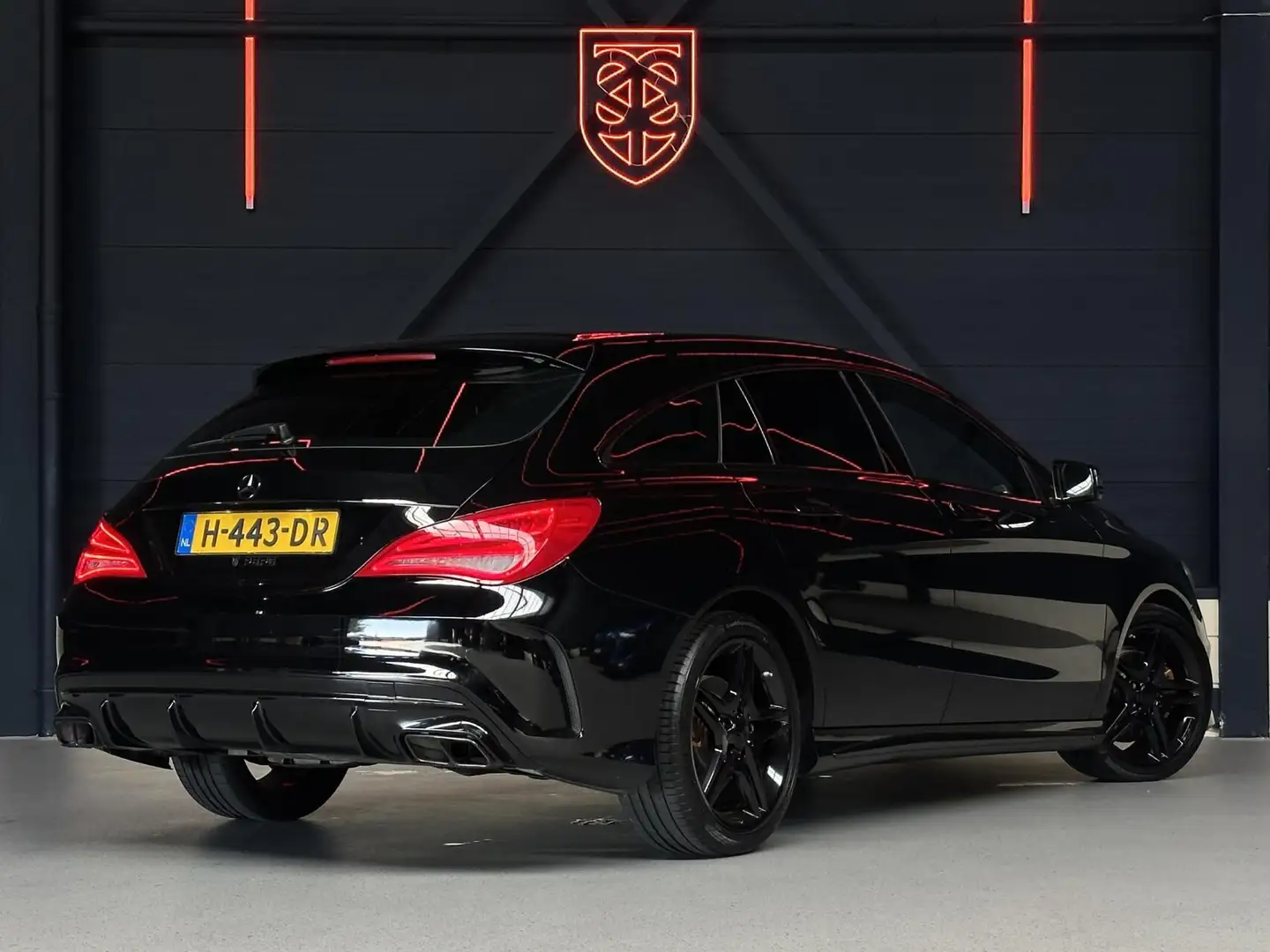 Mercedes-Benz CLA 180 Shooting Brake AMG|LED|CRUISE|STOELVERW. Zwart - 2