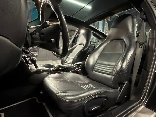 Porsche 911 view 13