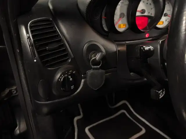 Porsche 911 view 12