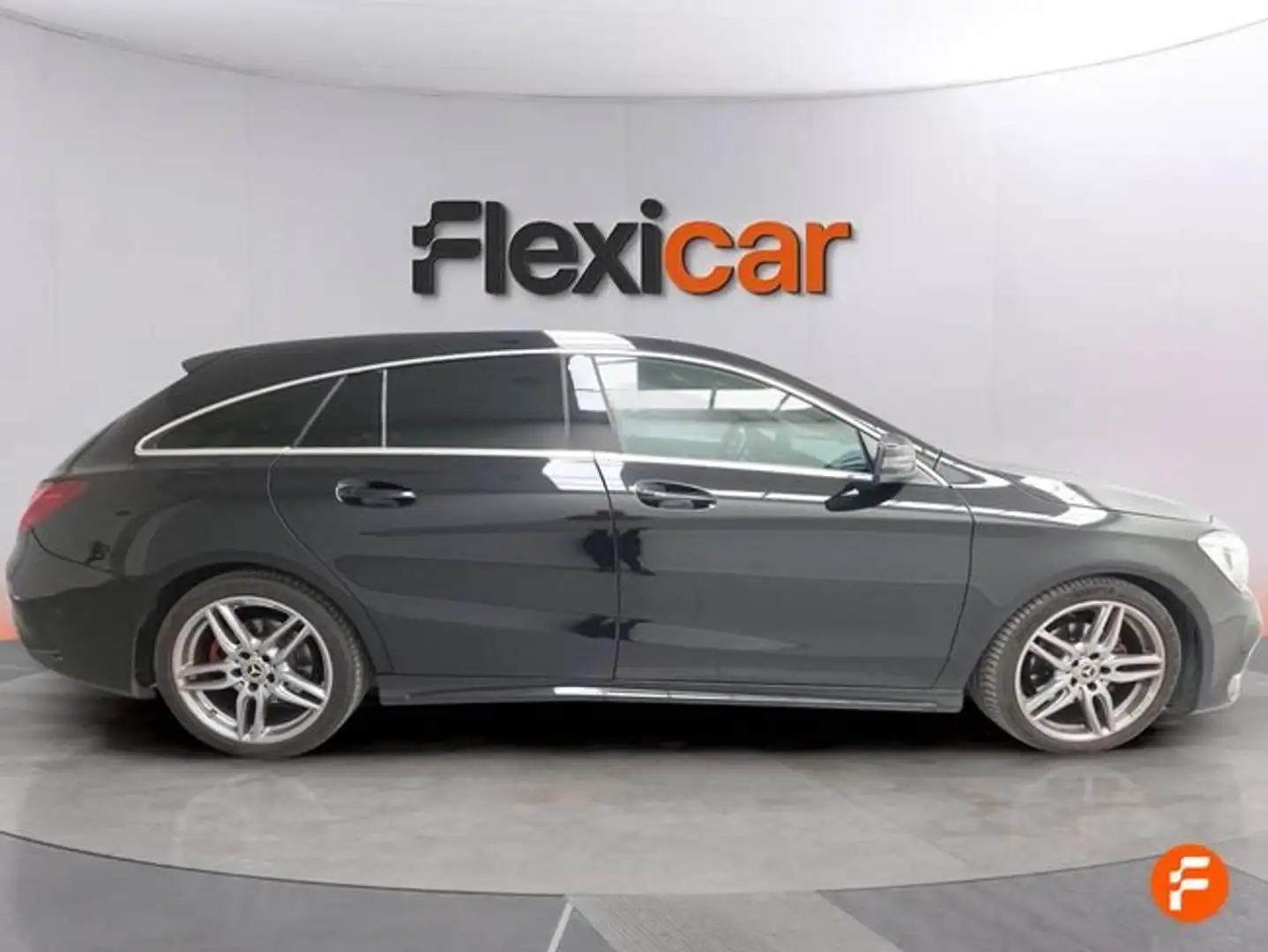 Mercedes-Benz CLA 200 Shooting Brake 200d 7G-DCT Negro - 2