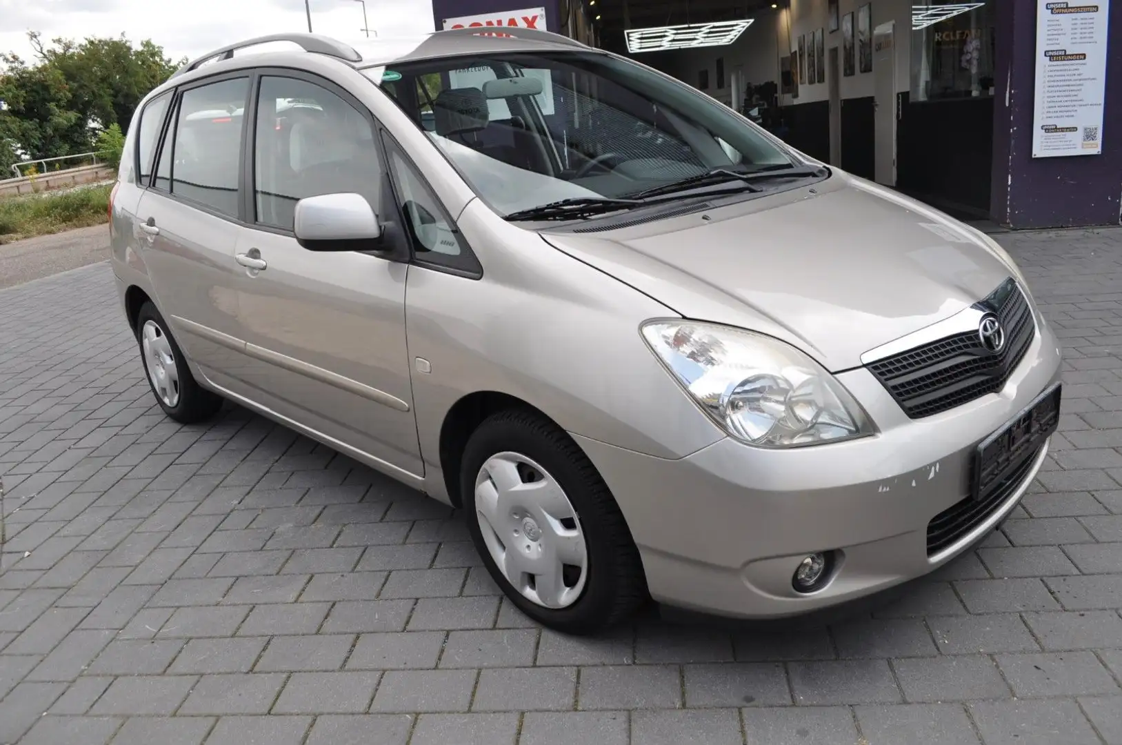 Toyota Corolla Verso 1.8 Linea Sol * AUTOMATIC - AHK * Grigio - 1