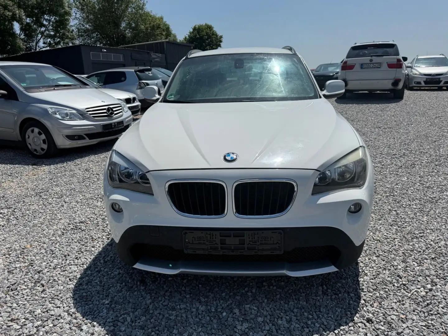 BMW X1 Baureihe X1 18 d sDrive Weiß - 1