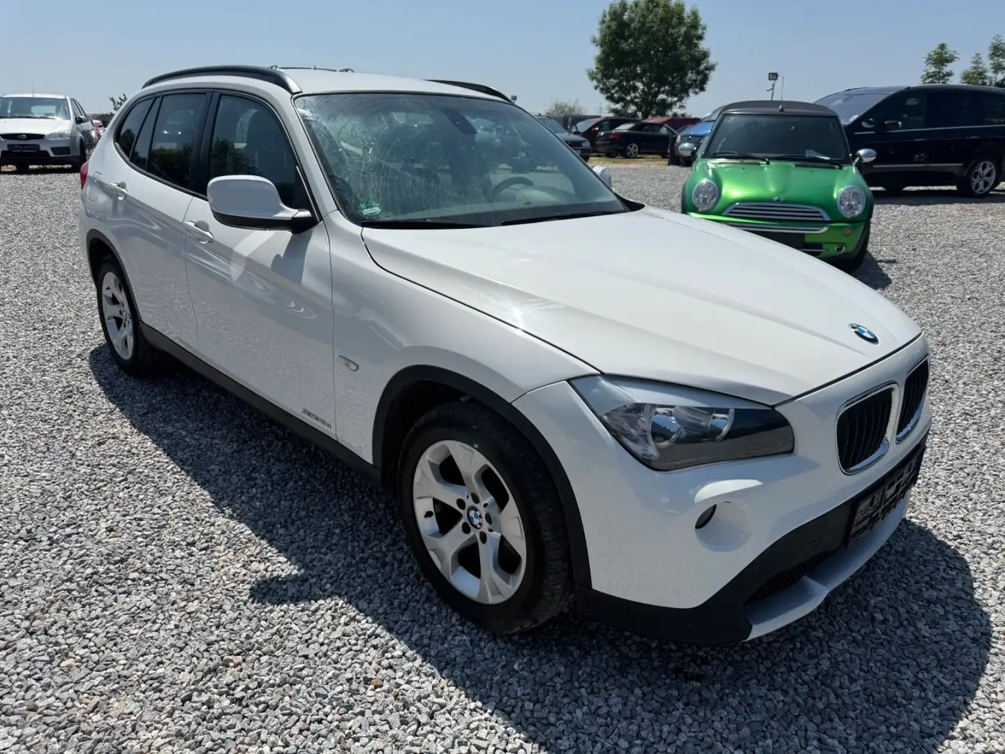 BMW X1 Baureihe X1 18 d sDrive Weiß - 2