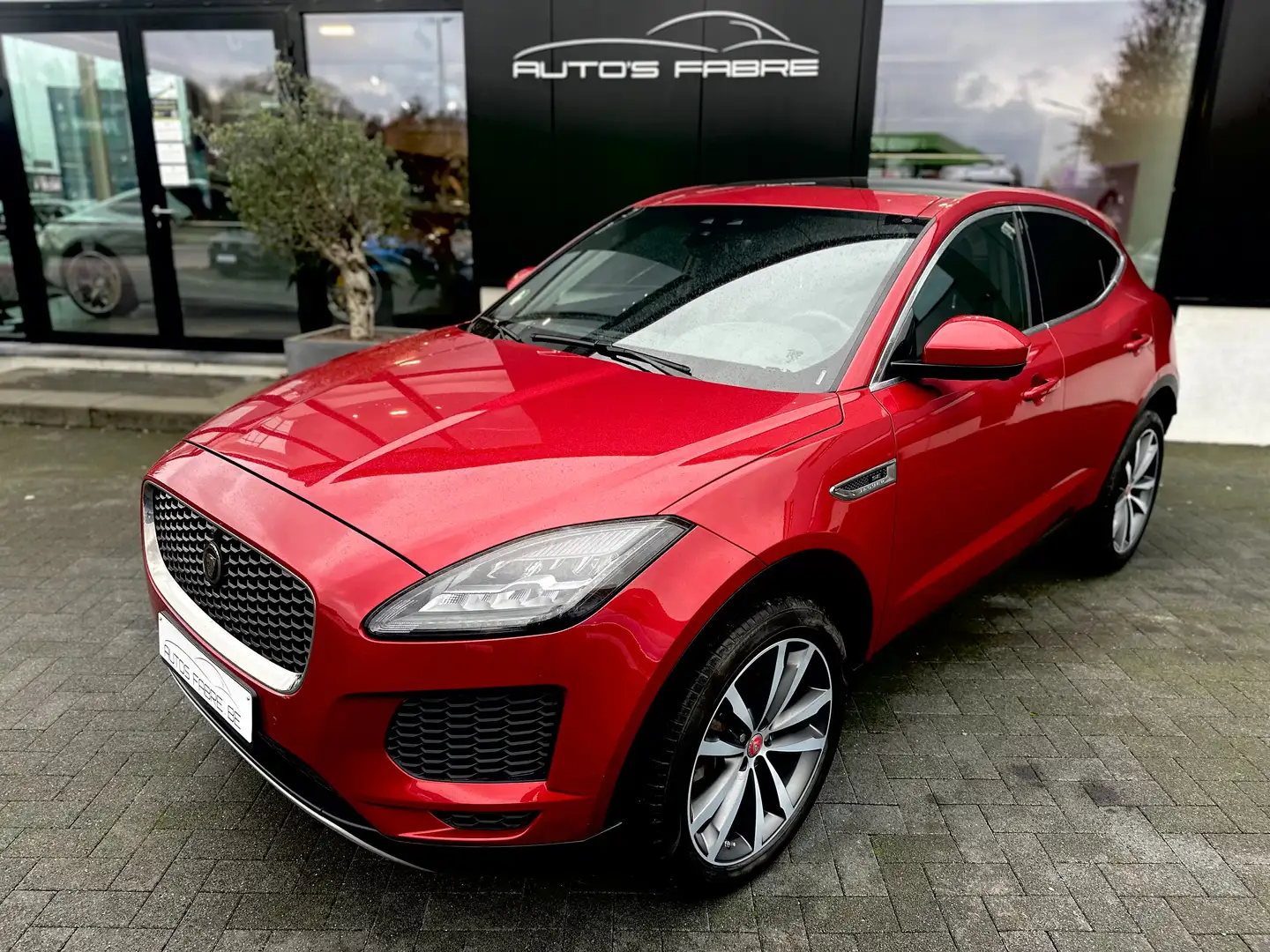 Jaguar E-Pace 20i P250 AWD Aut Pano Rouge - 1