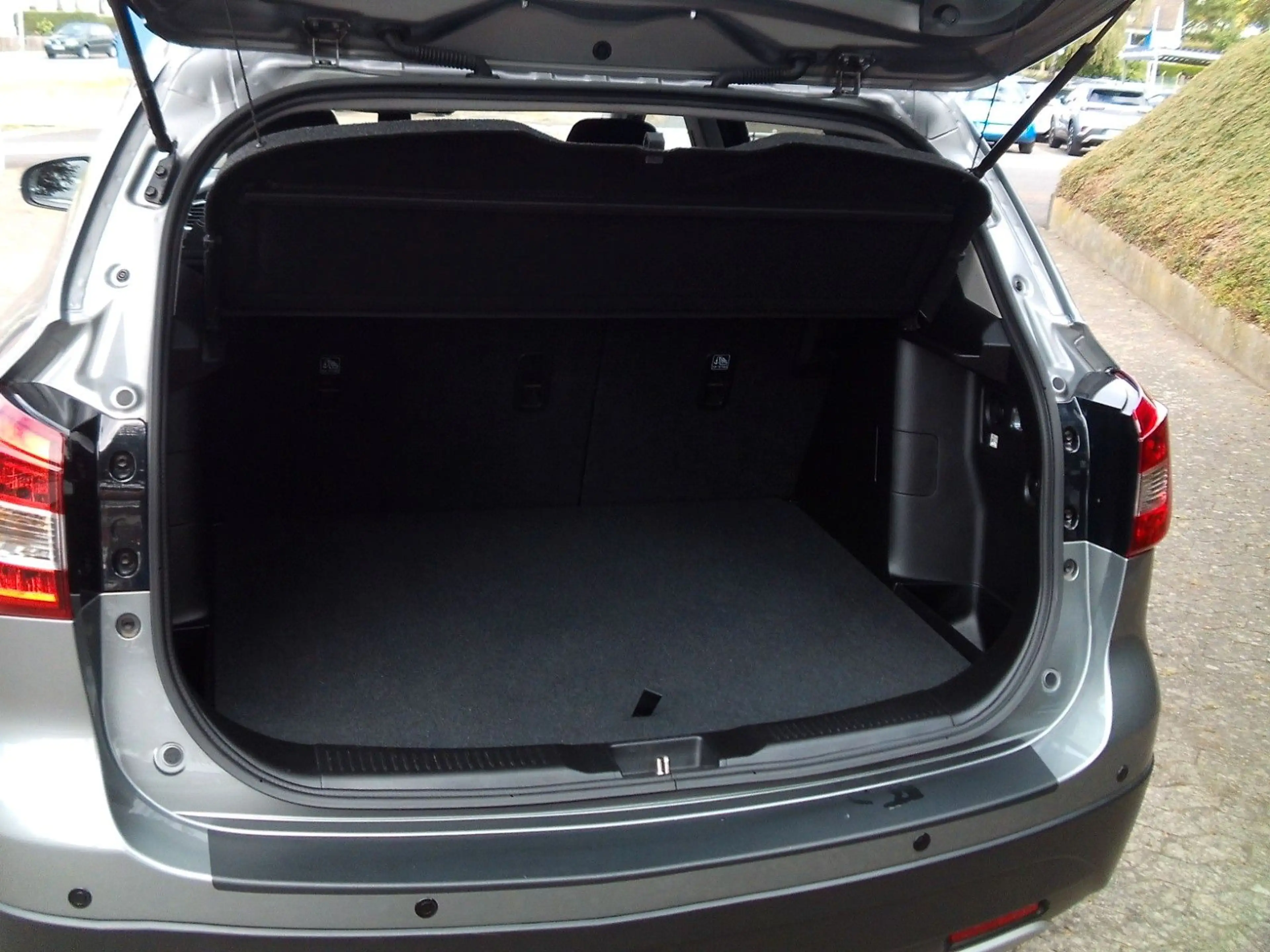 Suzuki SX4 S-Cross 1.4 PDC+Kam SHZ Klimaauto Navi — photo 12