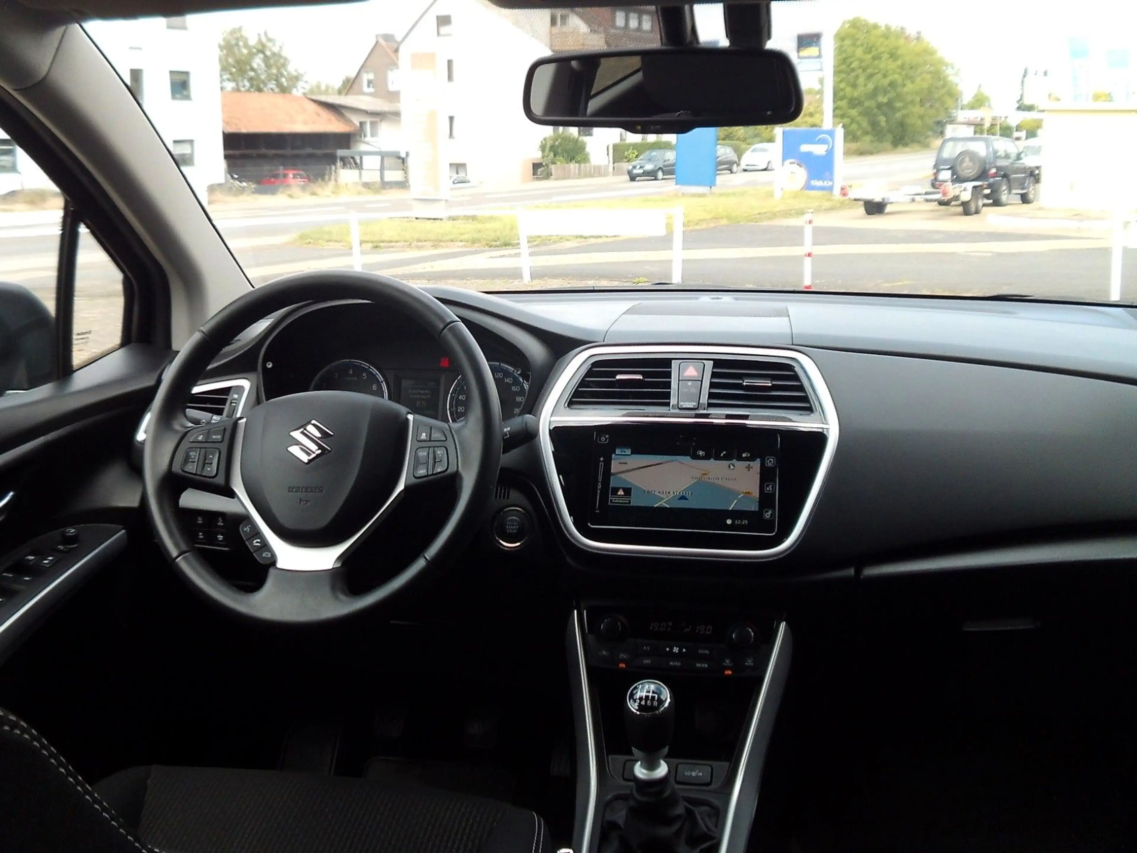 Suzuki SX4 S-Cross 1.4 PDC+Kam SHZ Klimaauto Navi — photo 7