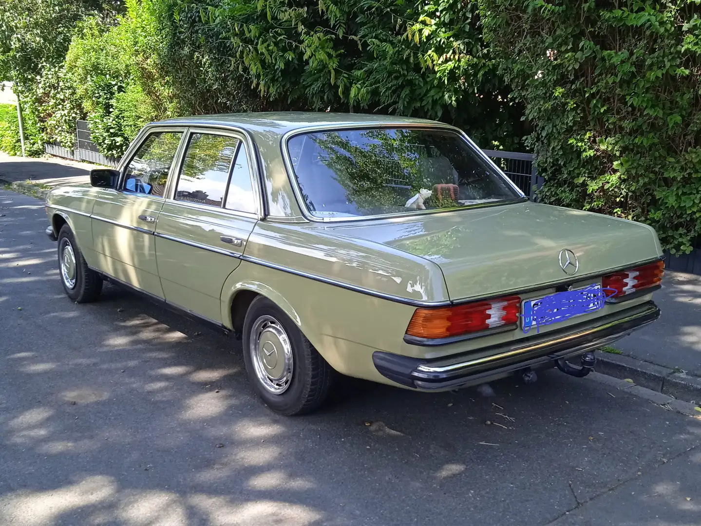 Mercedes-Benz 200 200 D Grün - 2