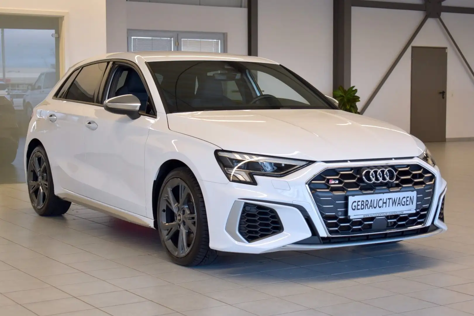 Audi S3 Sportback 2.0 TFSI quattro/LED/VIRTUAL/CARPLA Weiß - 1